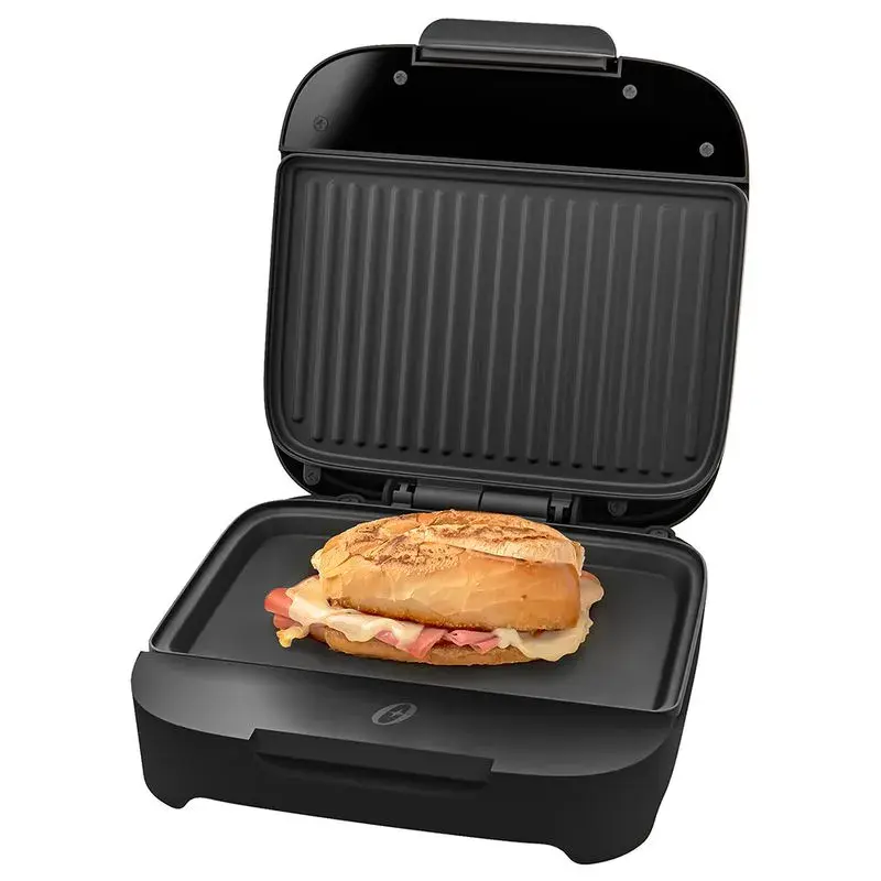 Oster® Sandwichera Compacta con Platos Hondos, Negro, CKSTSM400